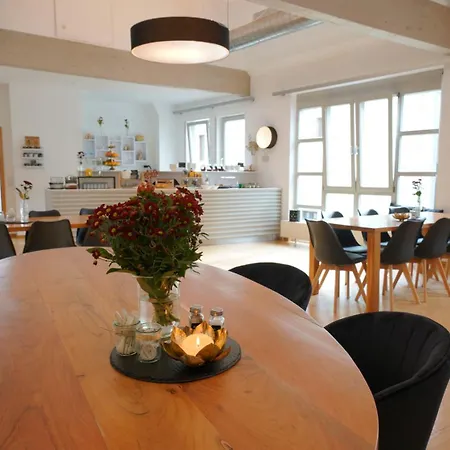 Adler Am Schloss Отель