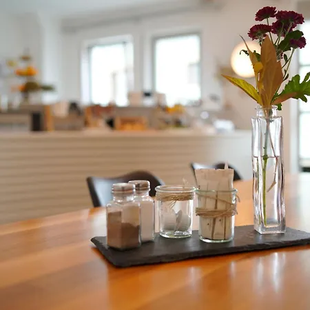 Отель Adler Am Schloss Bonnigheim